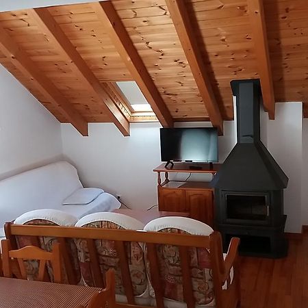 Apartaments Morello Естери д'Анеу Екстериор снимка