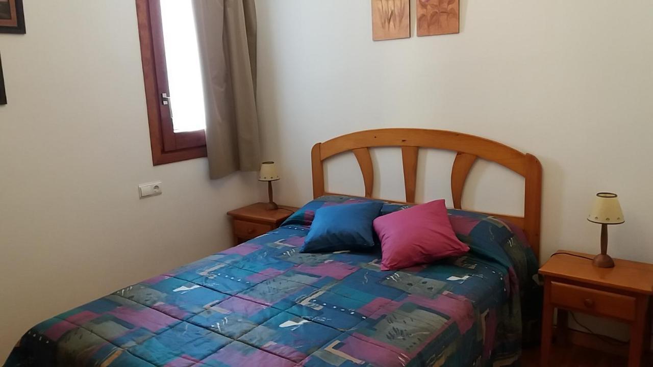 Apartaments Morello Естери д'Анеу Екстериор снимка